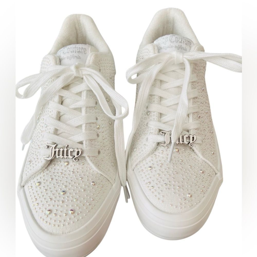 NWOT Juicy Couture Alanis B Sneakers size 9.
